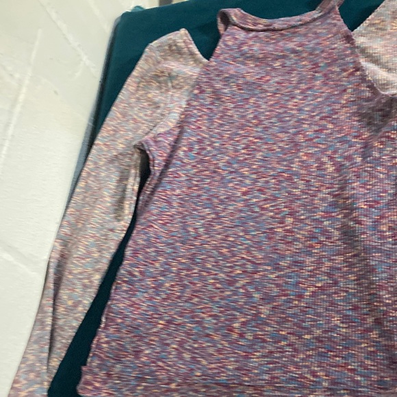 NWOT WE THE FREE JUNIOR THERMAL TYPE SHIRT. - Picture 4 of 5